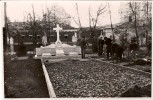 Памятник почившим наставникам. 1950-е годы