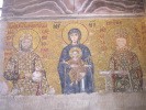 Богородица с Младенцем и предстоящими имп. Иоанном II Комнином и имп. Ириной. Мозаика в южной галерее. 1118 г.