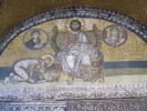 Спаситель на престоле с припадающим имп. Львом VI. Мозаика в нартексе 886 - 912 г.