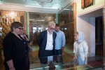Н. А. Макаров и А. В. Энговатова в Церковно-археологическом акбинете